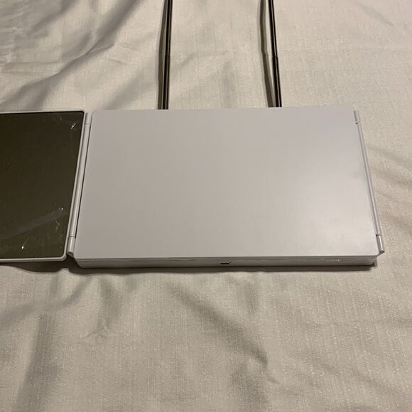 Trifold lighted cosmetic mirror.  USB cord not included.  NEW - Picture 5 of 14